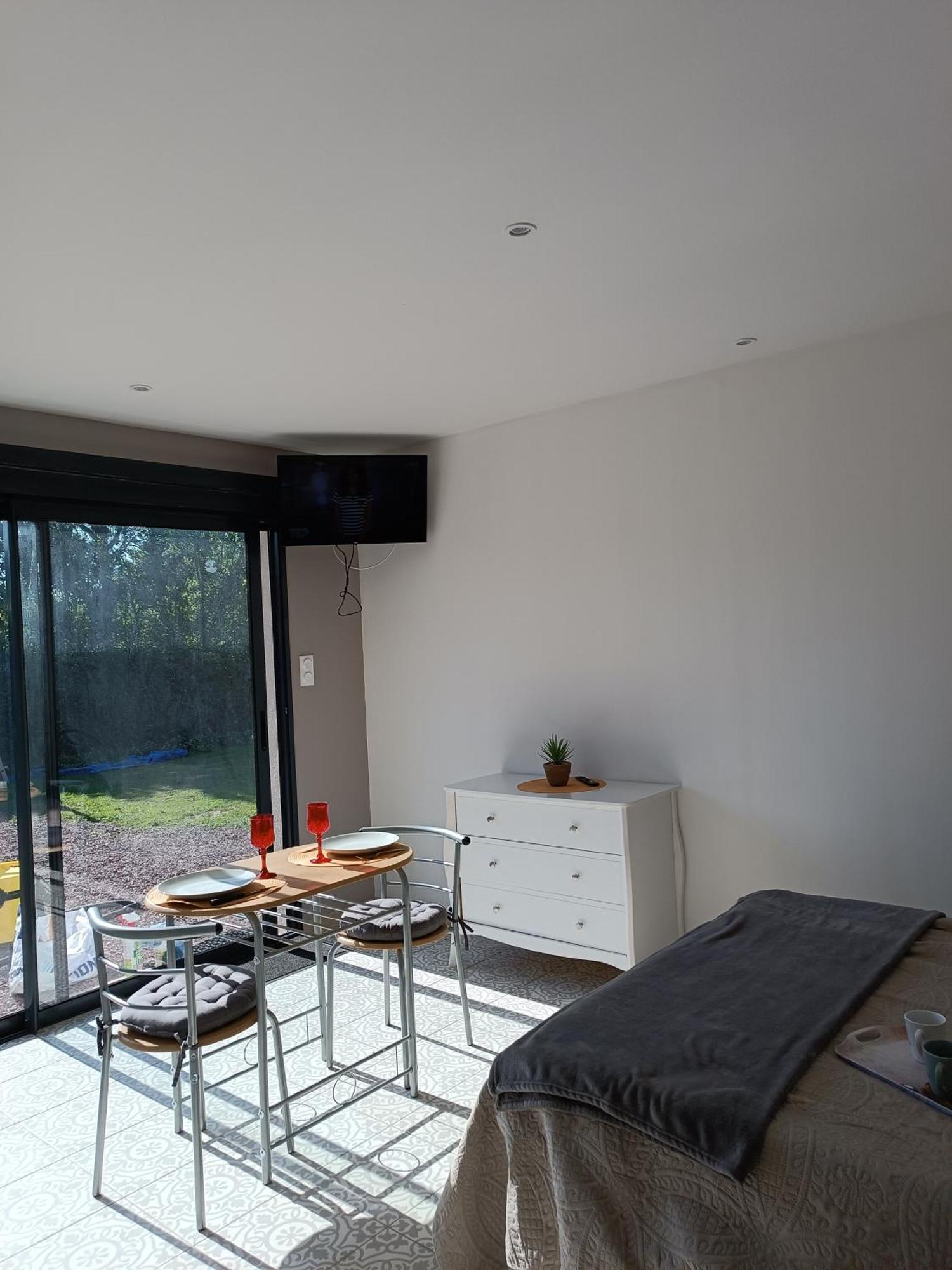 La Grange Apartment *